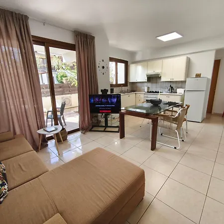 Erato Gardens Apartamento