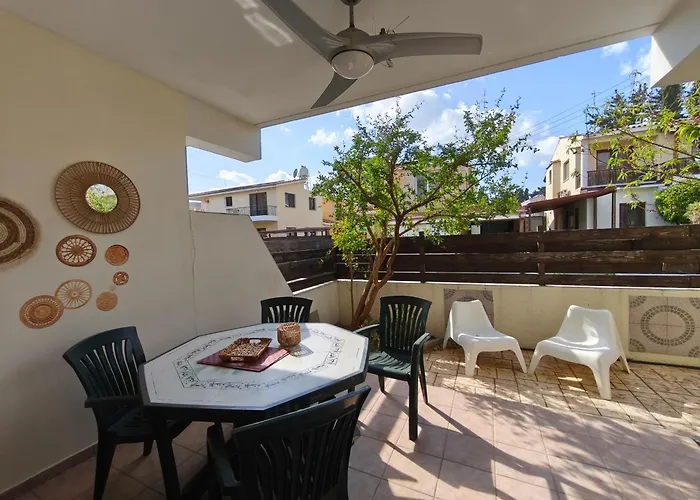 Erato Gardens * פאפוס