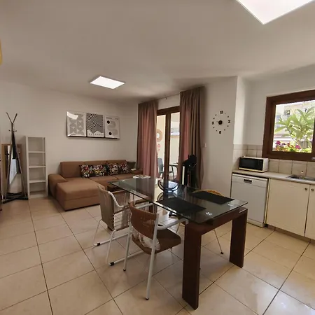 Appartement Erato Gardens